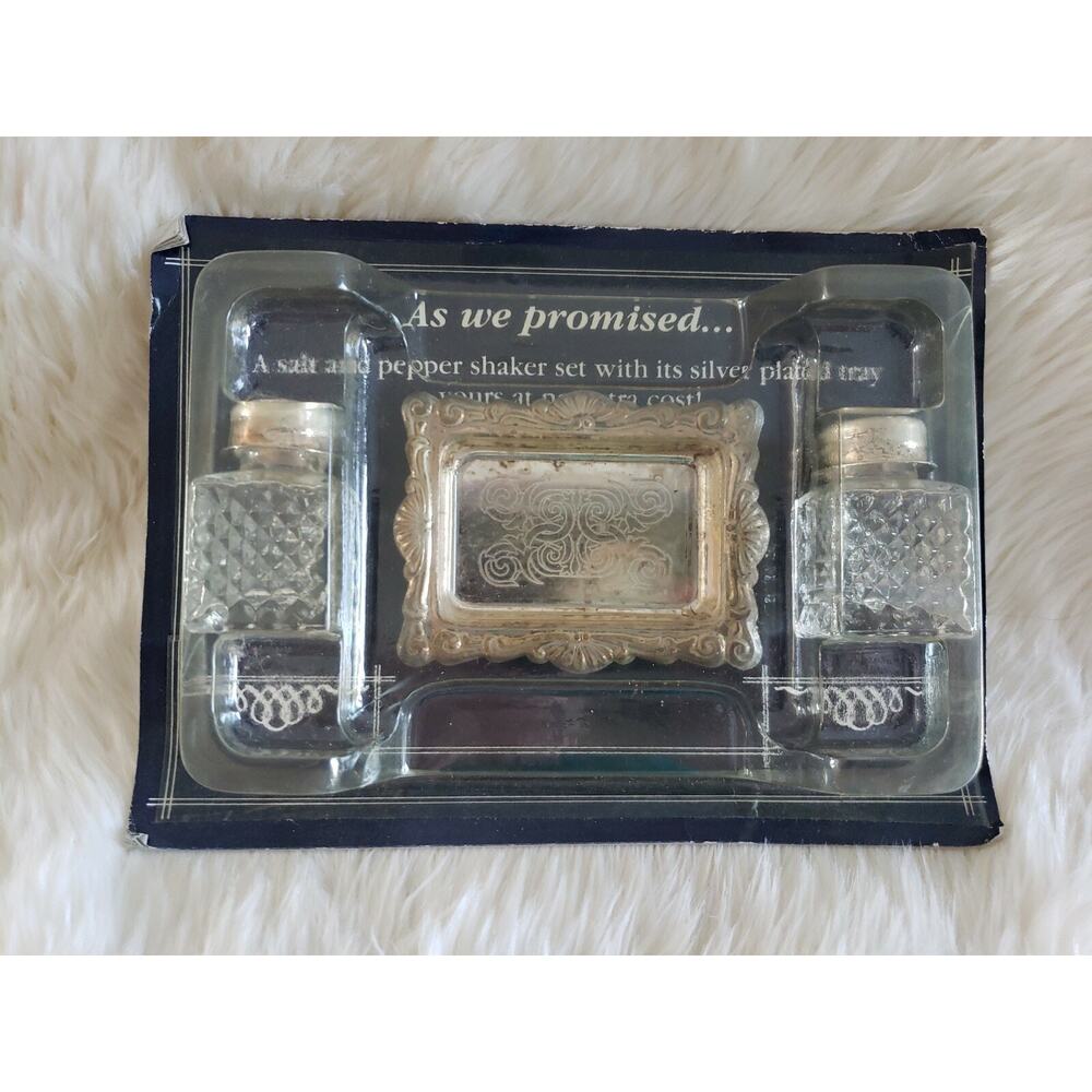 1989 Readers Digest Promo Silver plate Salt & Pepper Shakers w/ Tray